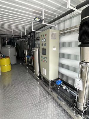 좋은 가격 25m3 / 시간 컨테이너화 된 RO 시스템 Grundfos / CNP 펌프 온라인으로